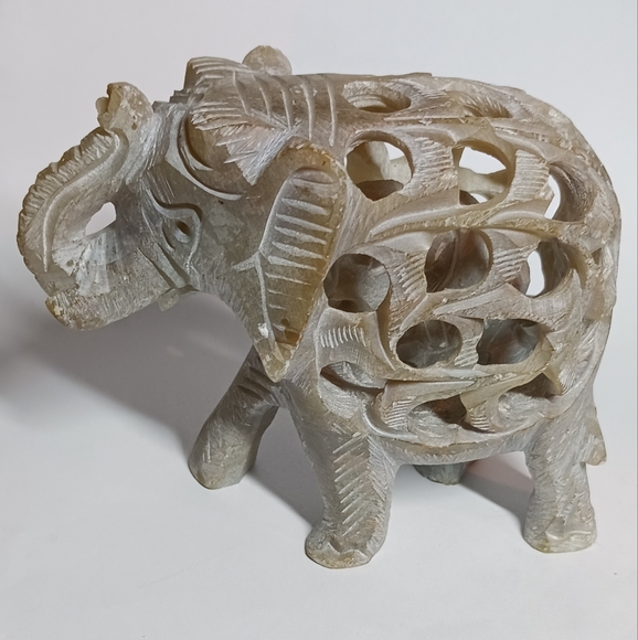4" Hand Carved Soap Stone Elephant Figure With baby Inside - Picture 3 of 7